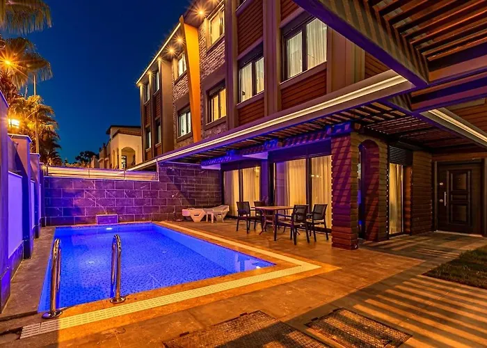 Villa Near By The Land Of Legends , Private Pool With Jakuzzi Euphoria