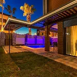 ヴィラ Near By The Land Of Legends , Private Pool With Jakuzzi Euphoria