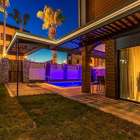 빌라 Near By The Land Of Legends , Private Pool With Jakuzzi Euphoria