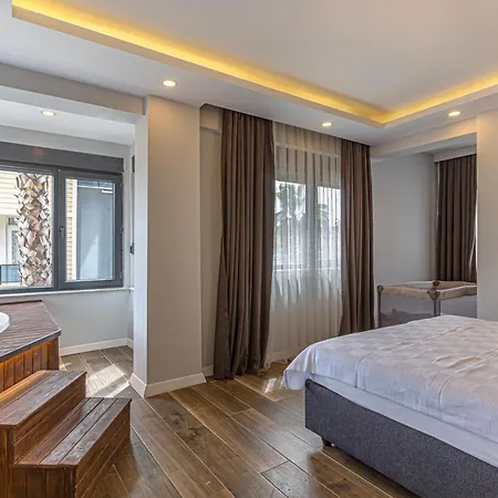 Near By The Land Of Legends , Private Pool With Jakuzzi Euphoria 빌라