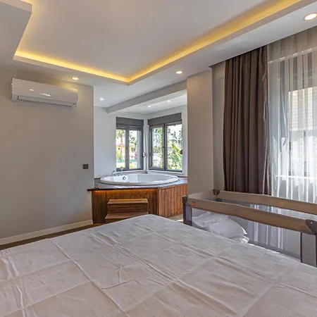 Near By The Land Of Legends , Private Pool With Jakuzzi Euphoria * 베렉