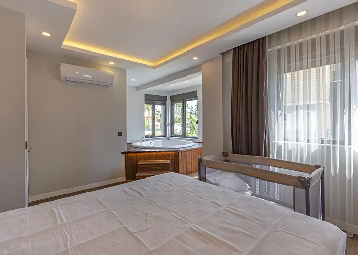 Near By The Land Of Legends , Private Pool With Jakuzzi Euphoria * באלאק